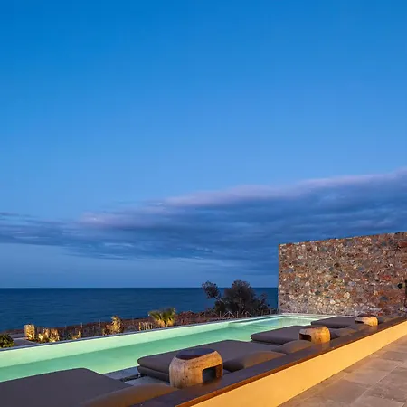 Vila Ormus - Beachfront Sanctuary Blending With Earth, Sun & Sea By Etouri