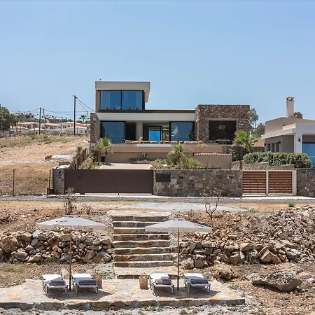 Vila Ormus - Beachfront Sanctuary Blending With Earth, Sun & Sea By Etouri