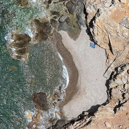 Ormus - Beachfront Sanctuary Blending With Earth, Sun & Sea By Etouri Vila