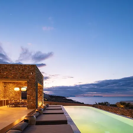 Ormus - Beachfront Sanctuary Blending With Earth, Sun & Sea By Etouri Villa *