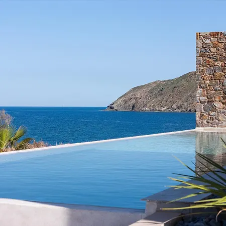 Villa Ormus - Beachfront Sanctuary Blending With Earth, Sun & Sea By Etouri *