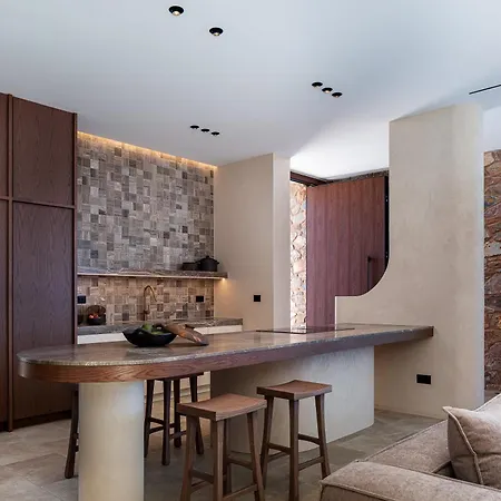 Ormus - Beachfront Sanctuary Blending With Earth, Sun & Sea By Etouri Villa *