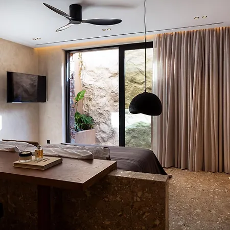 Villa Ormus - Beachfront Sanctuary Blending With Earth, Sun & Sea By Etouri *