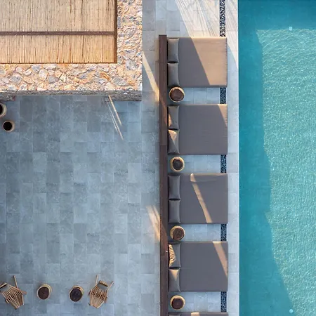 Ormus - Beachfront Sanctuary Blending With Earth, Sun & Sea By Etouri Villa